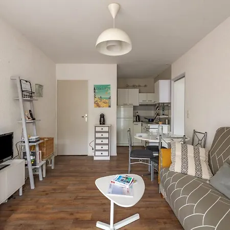 Charming Apt Near The Beach Apartment
